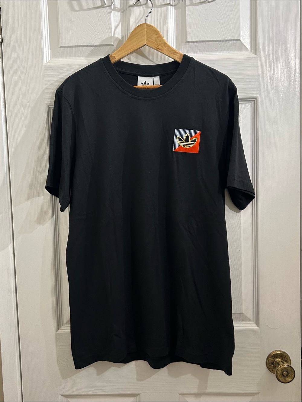 adidas Black Short-Sleeve Tee with a Red Accent Logo Size M